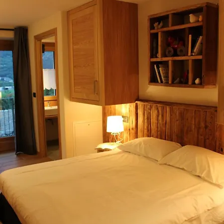 Couette-café Le Jardin De Pierre 3*